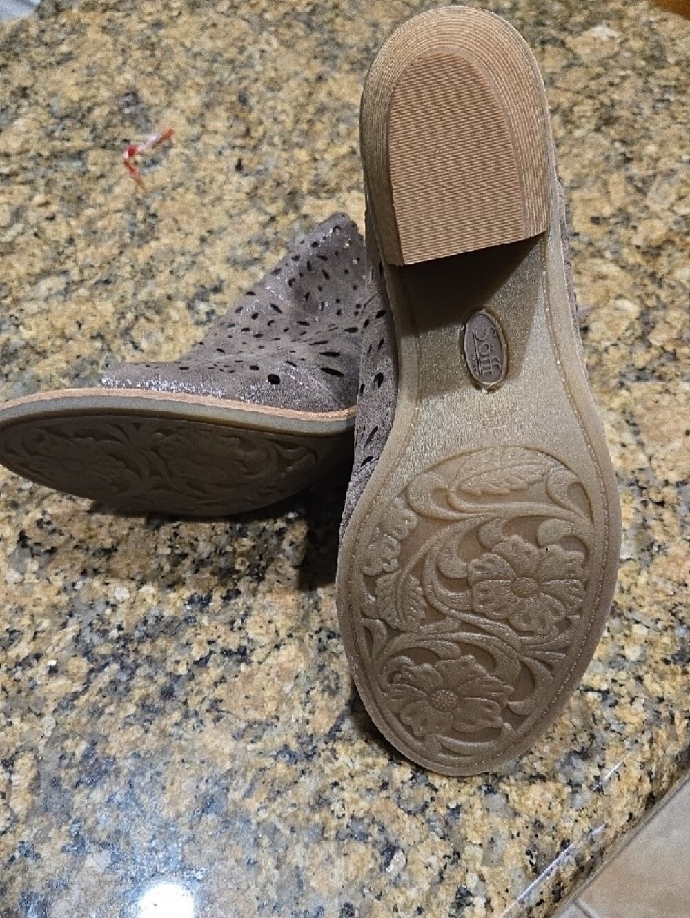 Sofft Millard Perforated Peep-Toe Booties 9M - Picture 7 of 9
